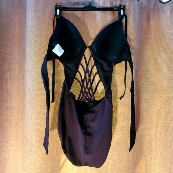 Kenneth Cole Sexy Monokini - Picture 3 of 6